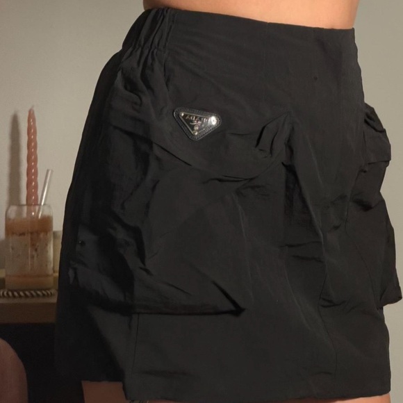 Prada cargo nylon skirt sz smal - Picture 3 of 7